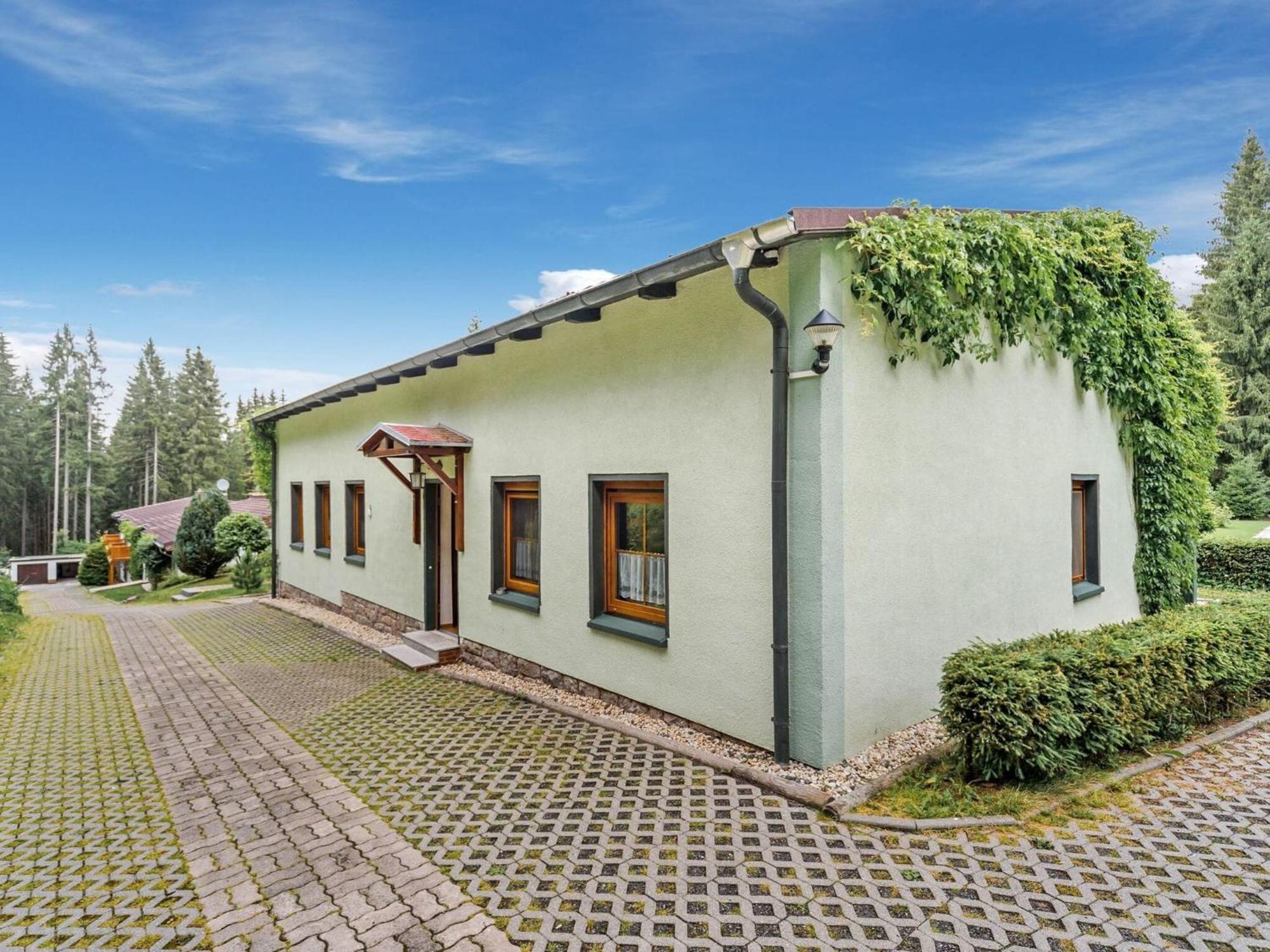 Holiday Home With Shared Pool In J Gersgr N Bad Reiboldsgrün Extérieur photo