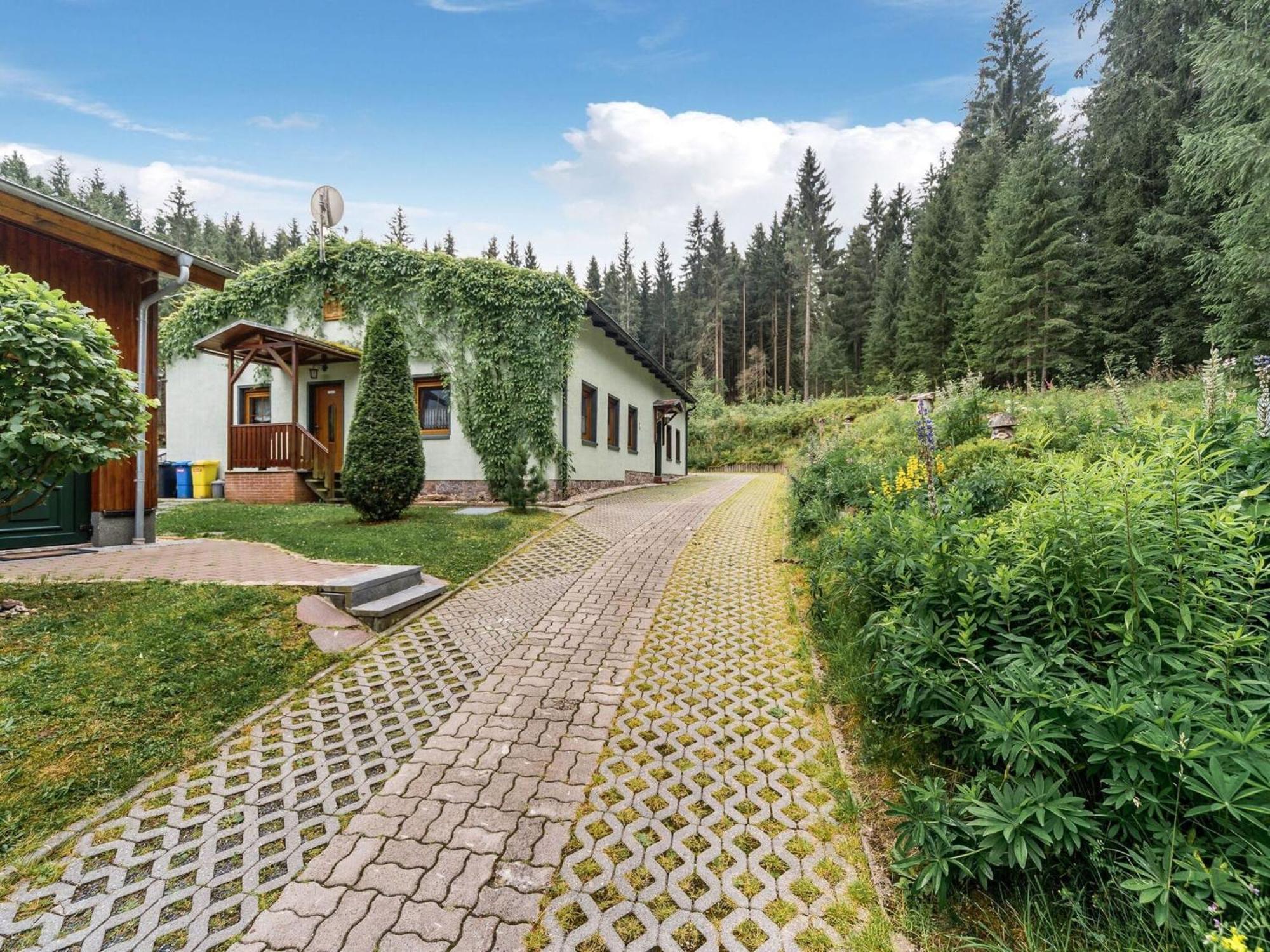Holiday Home With Shared Pool In J Gersgr N Bad Reiboldsgrün Extérieur photo